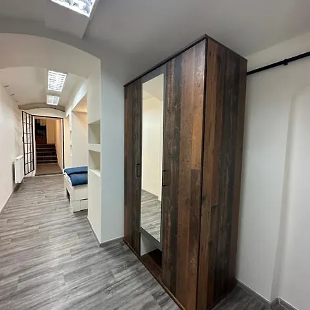 Stefanikova Daisy Apartment